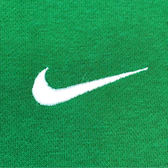 Nike Men’s Embroidered Nike Swoosh Solid Green Crewneck Pullover Sweater Size L - Picture 3 of 6